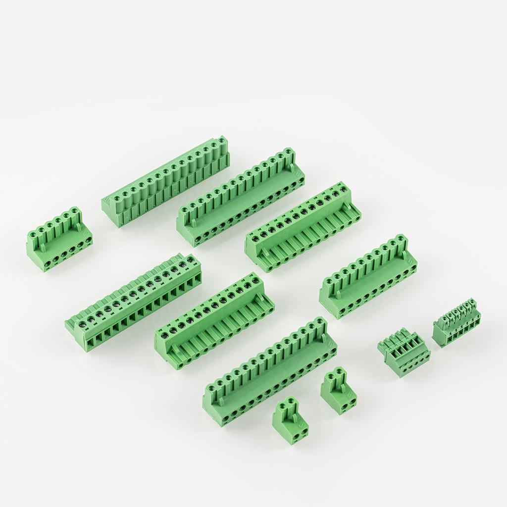 Female connectors for XC1015D