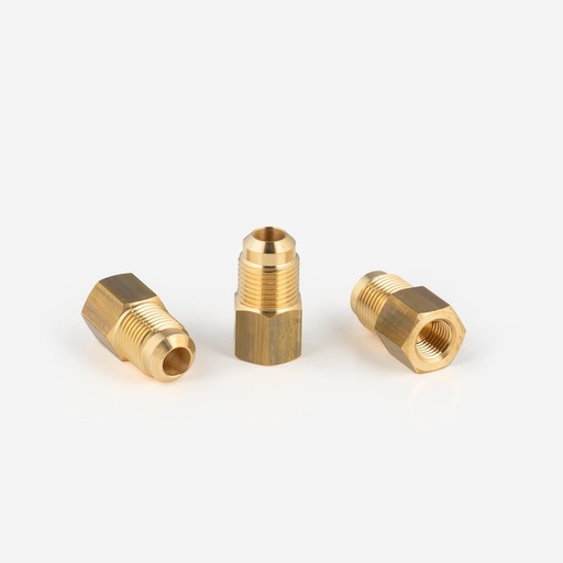 [F05011025] Supistusmutteri UR3-46 7150/32 3/8" SAEM x 1/4" SAEF